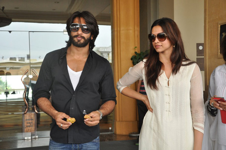 Bollywood cutlets: Deepika and Ranveer Singh caught on camera